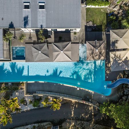 Tasman Holiday Parks - Waihi Beach Bagian luar foto Aerial view of the pool