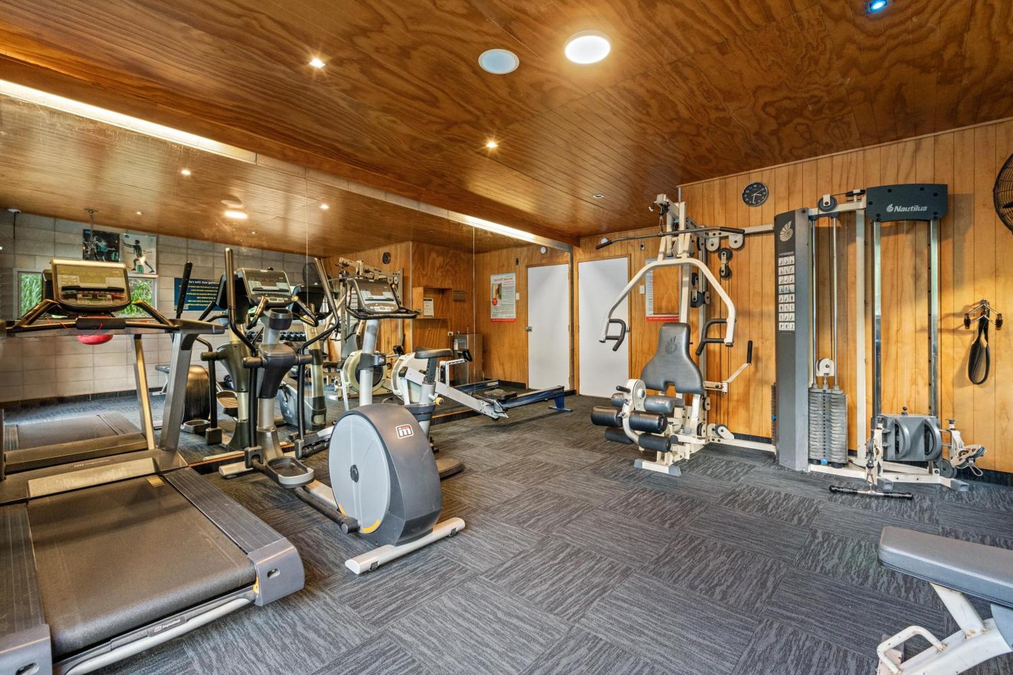 Tasman Holiday Parks - Waihi Beach Bagian luar foto The gym at the 100 East 53rd Street building