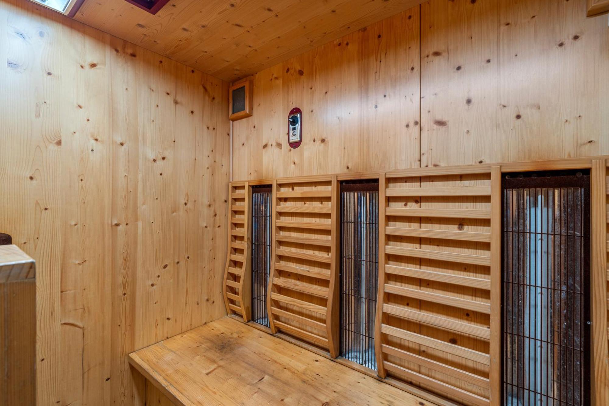 Tasman Holiday Parks - Waihi Beach Bagian luar foto A modern dry sauna