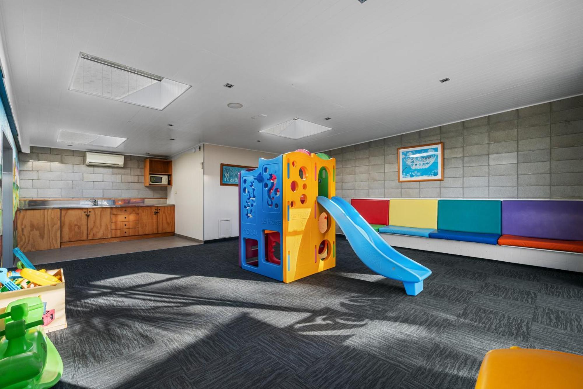 Tasman Holiday Parks - Waihi Beach Bagian luar foto The children's playroom