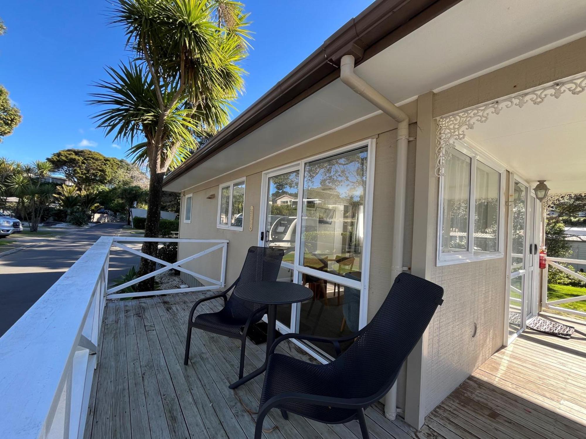 Tasman Holiday Parks - Waihi Beach Bagian luar foto Motel exterior